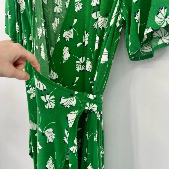 Eloquii Green Floral Print Layered Plus Size Wrap Dress 14 - Picture 5 of 13